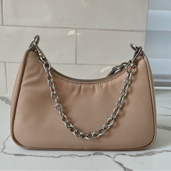 PRADA Nylon Mini Re-Edition 2000 - Picture 4 of 7